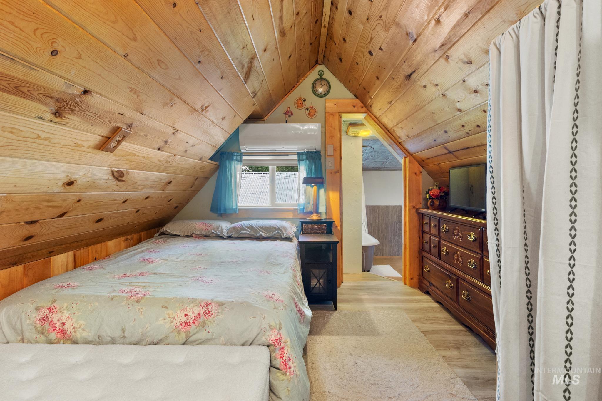 112 Cottonwood Rd, Idaho City, Idaho 83631, 3 Bedrooms, 2.5 Bathrooms, Residential For Sale, Price $349,999, 98989282