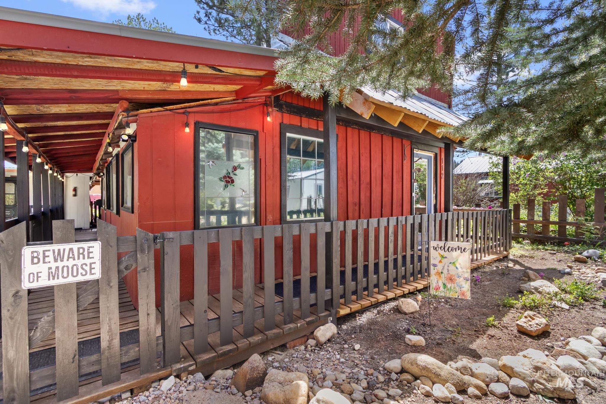 112 Cottonwood Rd, Idaho City, Idaho 83631, 3 Bedrooms, 2.5 Bathrooms, Residential For Sale, Price $349,999, 98989282