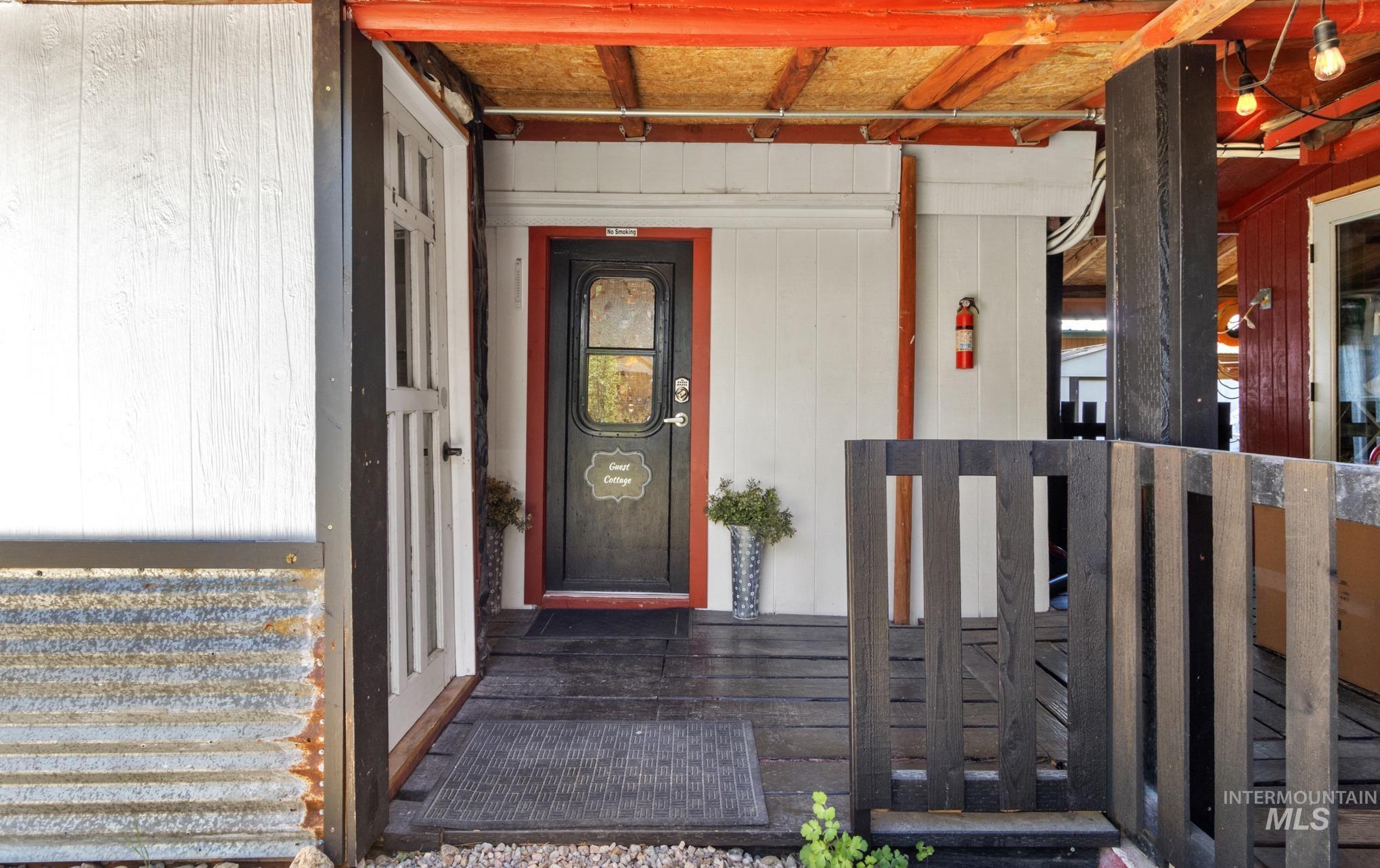 112 Cottonwood Rd, Idaho City, Idaho 83631, 3 Bedrooms, 2.5 Bathrooms, Residential For Sale, Price $349,999, 98989282