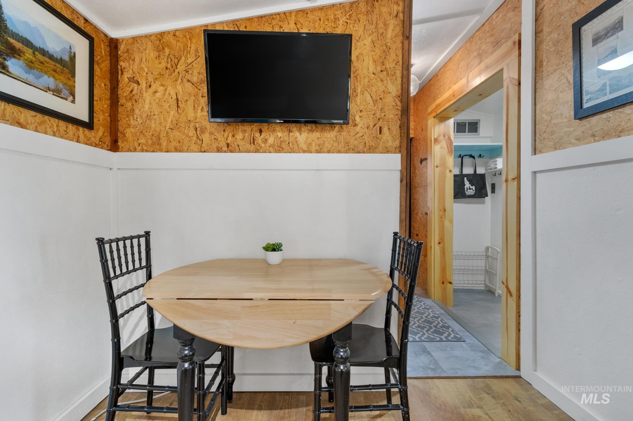 112 Cottonwood Rd, Idaho City, Idaho 83631, 3 Bedrooms, 2.5 Bathrooms, Residential For Sale, Price $349,999, 98989282