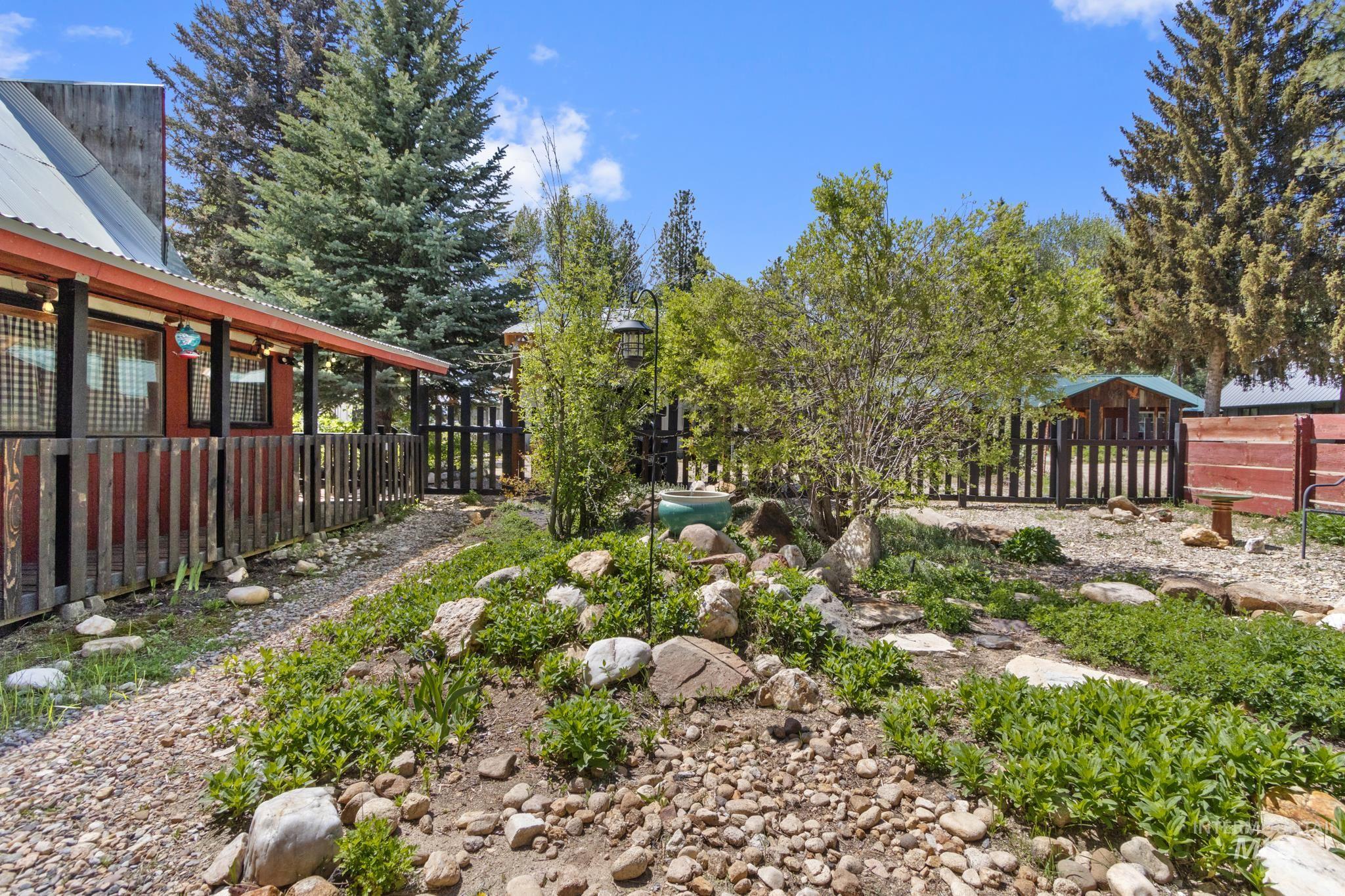112 Cottonwood Rd, Idaho City, Idaho 83631, 3 Bedrooms, 2.5 Bathrooms, Residential For Sale, Price $349,999, 98989282