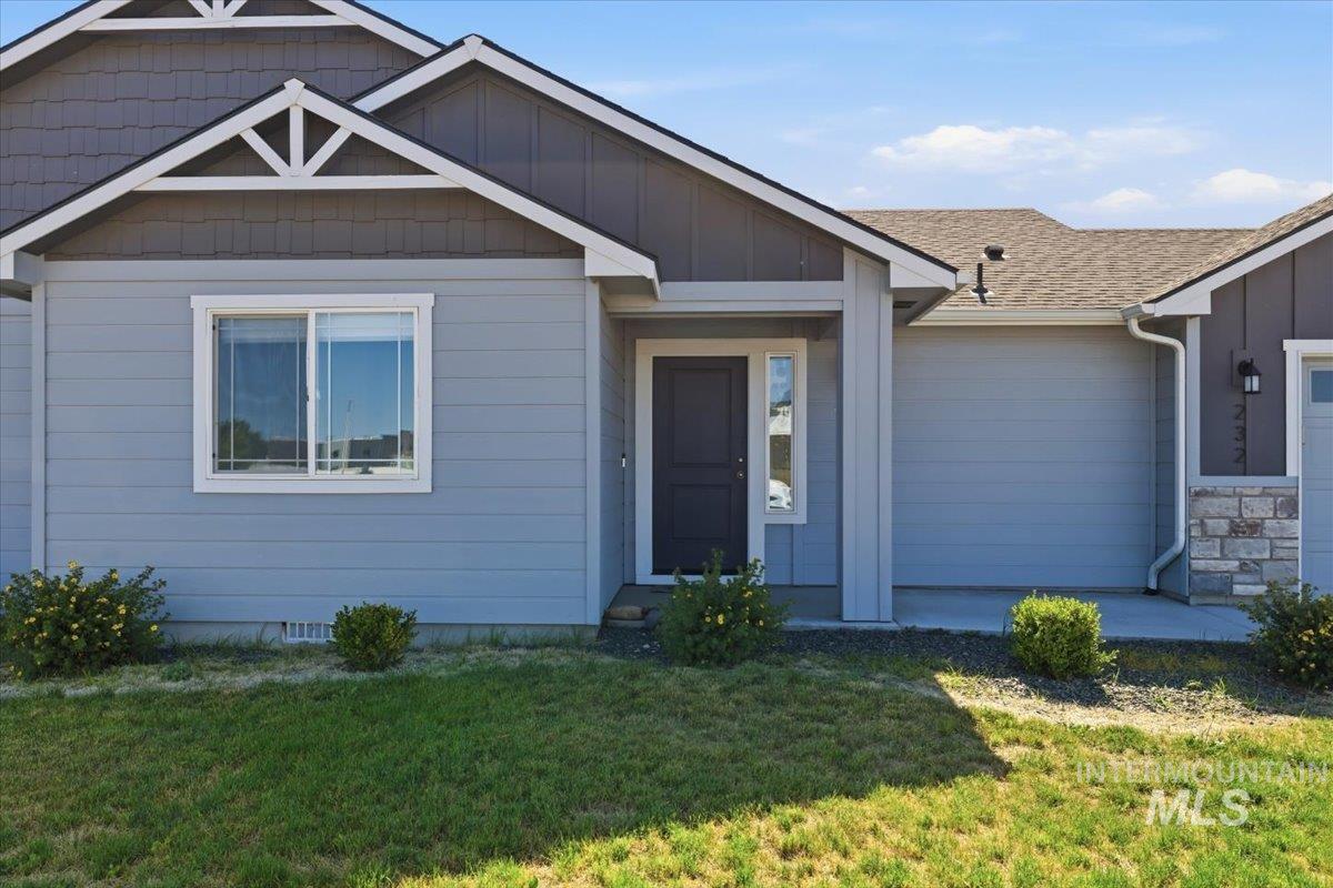 232 Stagecoach, Fruitland, Idaho 83619, 4 Bedrooms, 2 Bathrooms, Residential For Sale, Price $455,000, 98989286