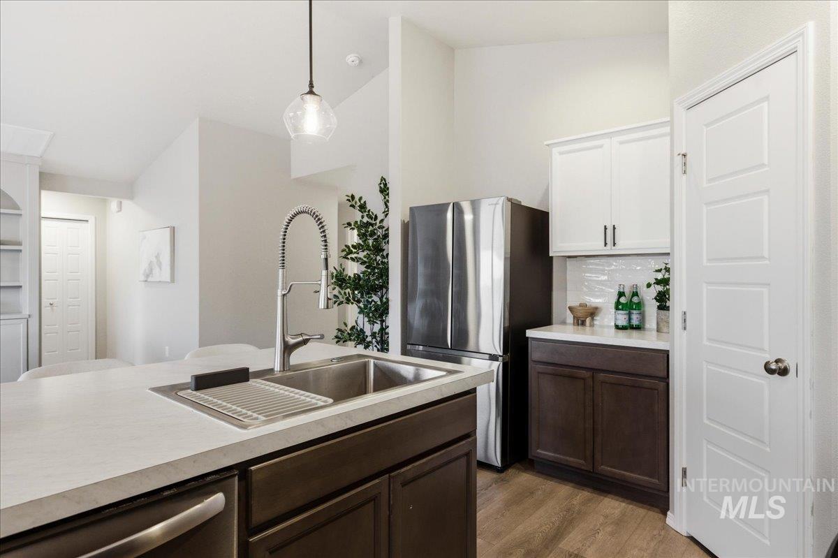 11865 W Box Canyon St., Star, Idaho 83669, 3 Bedrooms, 2 Bathrooms, Residential For Sale, Price $460,000, 98989288