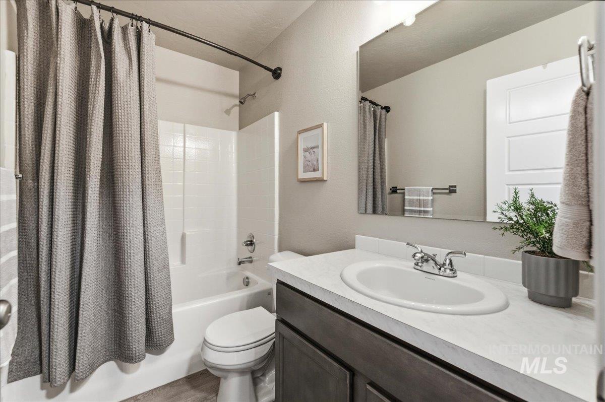 11865 W Box Canyon St., Star, Idaho 83669, 3 Bedrooms, 2 Bathrooms, Residential For Sale, Price $460,000, 98989288