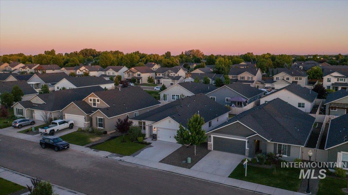 11865 W Box Canyon St., Star, Idaho 83669, 3 Bedrooms, 2 Bathrooms, Residential For Sale, Price $460,000, 98989288