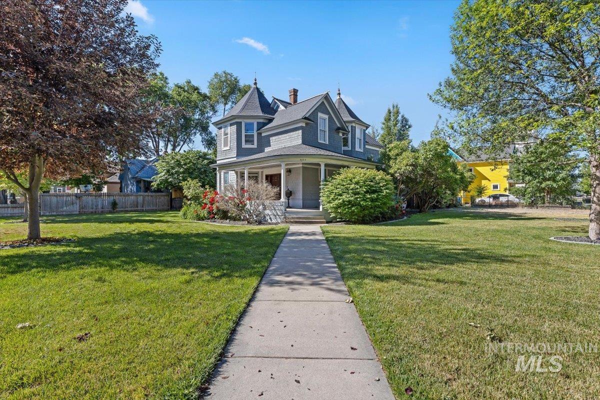904 E Belmont St., Caldwell, Idaho 83605, 3 Bedrooms, 2.5 Bathrooms, Residential For Sale, Price $579,900, 98989289