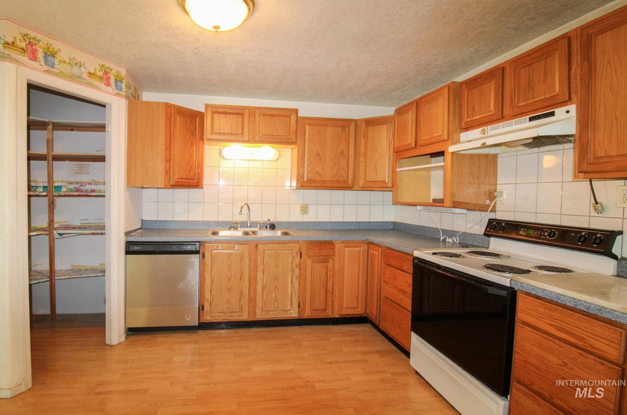 25960 Vermont St, Parma, Idaho 83660-7059, 3 Bedrooms, 2 Bathrooms, Residential For Sale, Price $289,900, 98989290