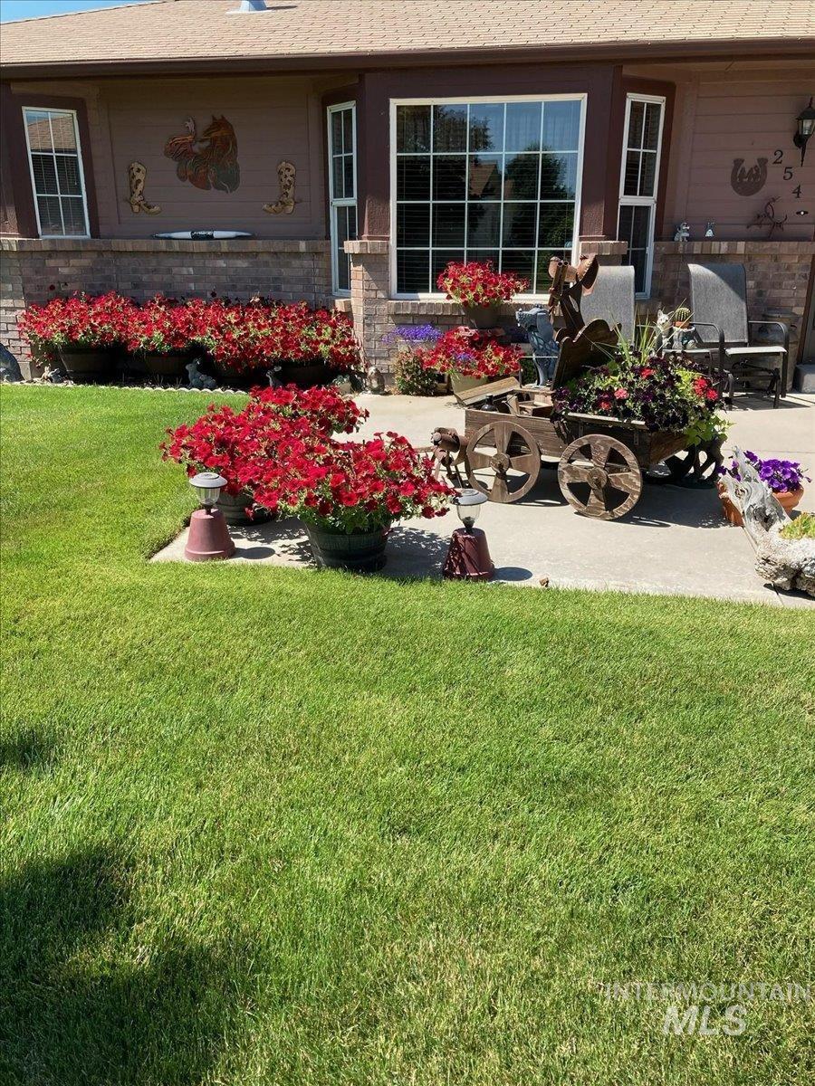 1100 Burnett Street, Nampa, Idaho 83651, 3 Bedrooms, 2 Bathrooms, Residential For Sale, Price $329,000, 98989295