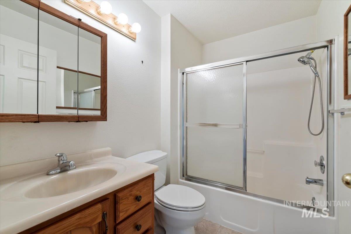 1100 Burnett Street, Nampa, Idaho 83651, 3 Bedrooms, 2 Bathrooms, Residential For Sale, Price $329,000, 98989295