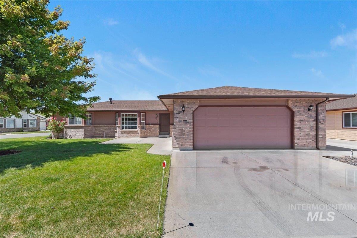 1100 Burnett Street, Nampa, Idaho 83651, 3 Bedrooms, 2 Bathrooms, Residential For Sale, Price $329,000, 98989295