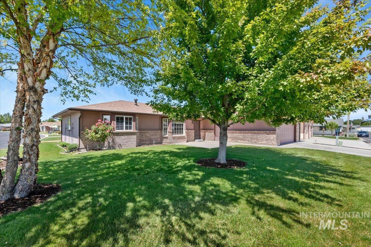1100 Burnett Street, Nampa, Idaho 83651, 3 Bedrooms, 2 Bathrooms, Residential For Sale, Price $329,000, 98989295