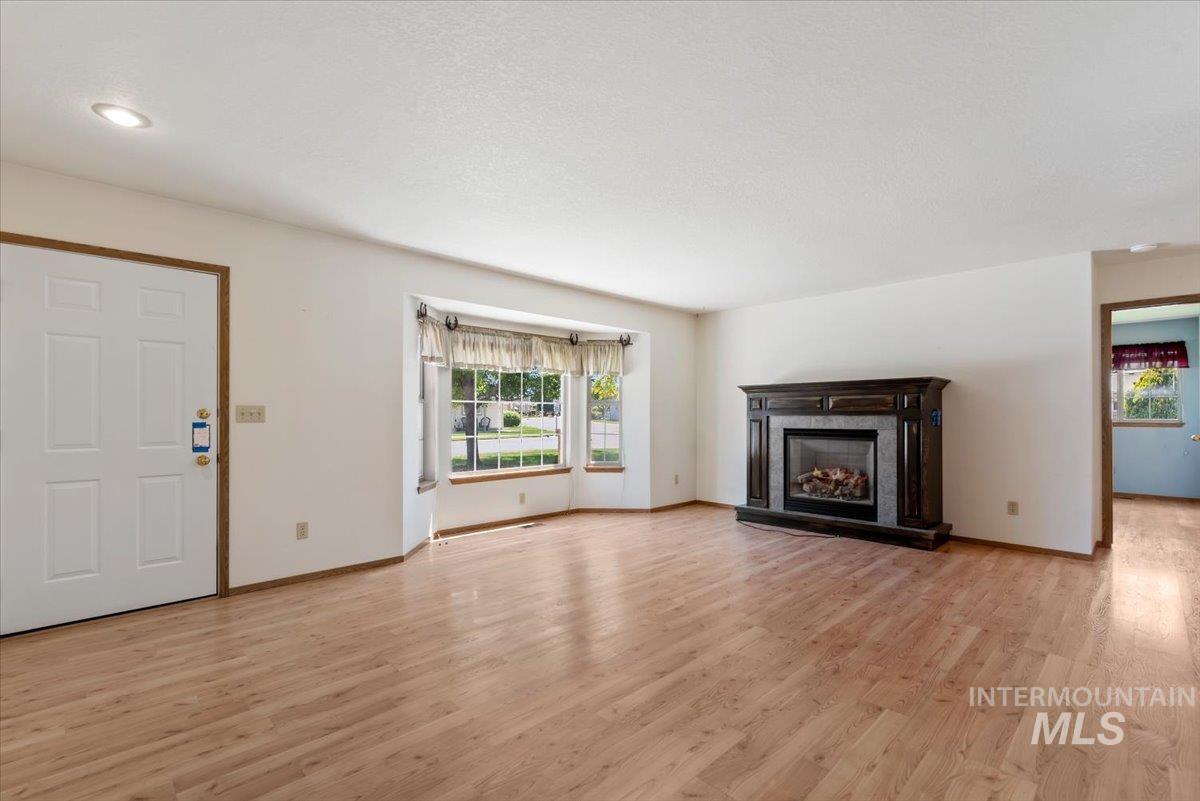 1100 Burnett Street, Nampa, Idaho 83651, 3 Bedrooms, 2 Bathrooms, Residential For Sale, Price $329,000, 98989295