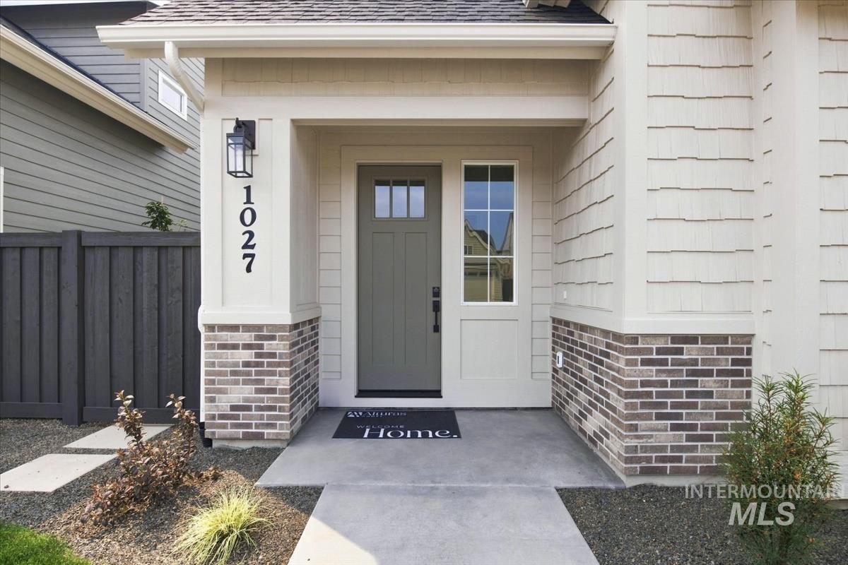 1027 E Escalation St, Meridian, Idaho 83642, 3 Bedrooms, 2.5 Bathrooms, Residential For Sale, Price $594,900,MLS 98989306