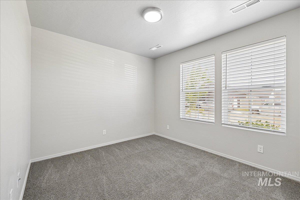11201 Bidwell, Caldwell, Idaho 83605-8186, 3 Bedrooms, 2 Bathrooms, Residential For Sale, Price $395,000,MLS 98989322