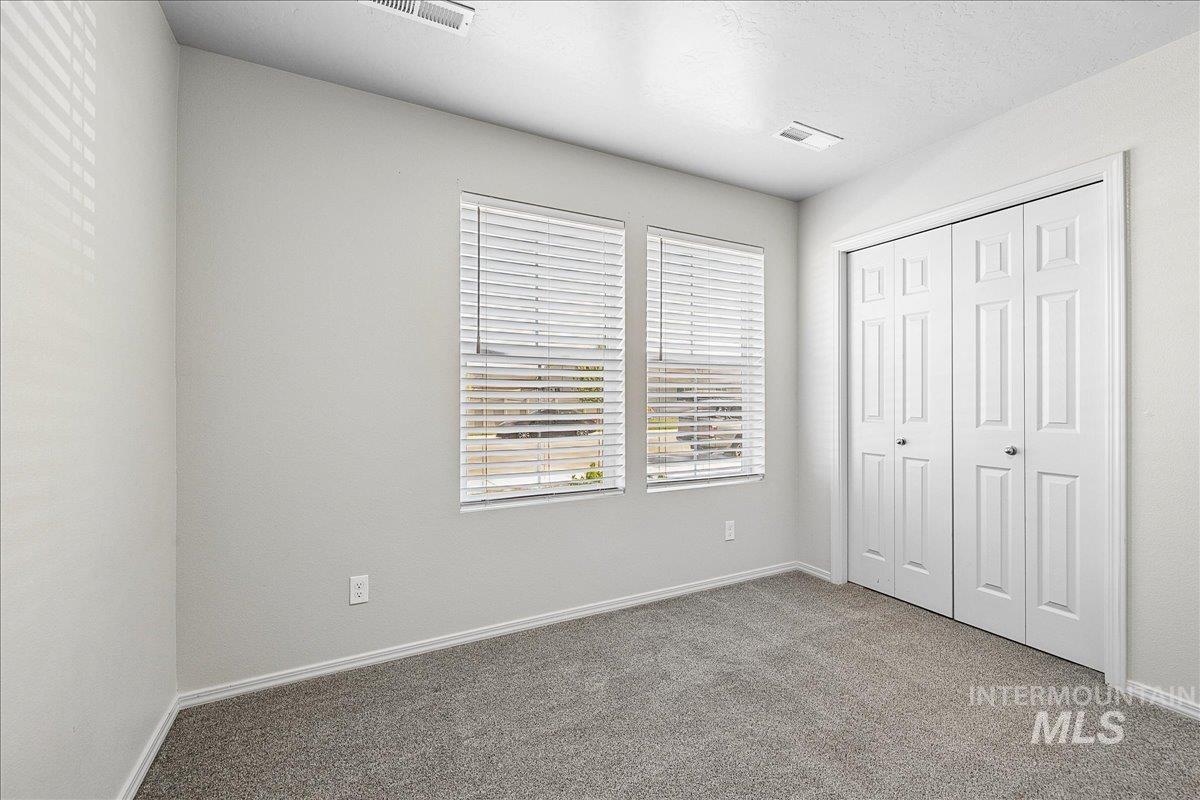 11201 Bidwell, Caldwell, Idaho 83605-8186, 3 Bedrooms, 2 Bathrooms, Residential For Sale, Price $395,000,MLS 98989322