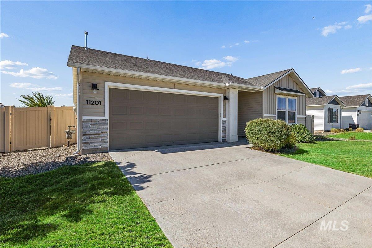 11201 Bidwell, Caldwell, Idaho 83605-8186, 3 Bedrooms, 2 Bathrooms, Residential For Sale, Price $395,000,MLS 98989322