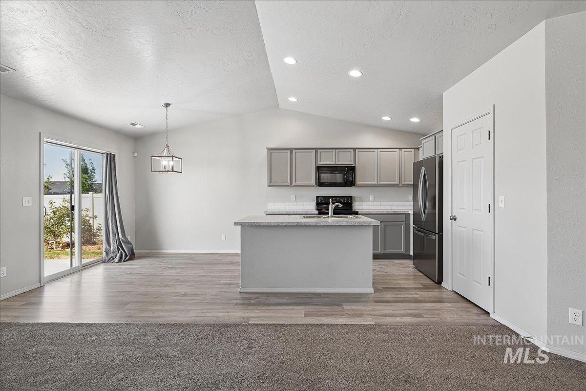 11201 Bidwell, Caldwell, Idaho 83605-8186, 3 Bedrooms, 2 Bathrooms, Residential For Sale, Price $395,000,MLS 98989322