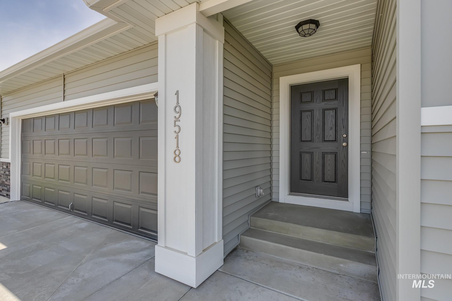 11201 Bidwell, Caldwell, Idaho 83605-8186, 3 Bedrooms, 2 Bathrooms, Residential For Sale, Price $395,000,MLS 98989322