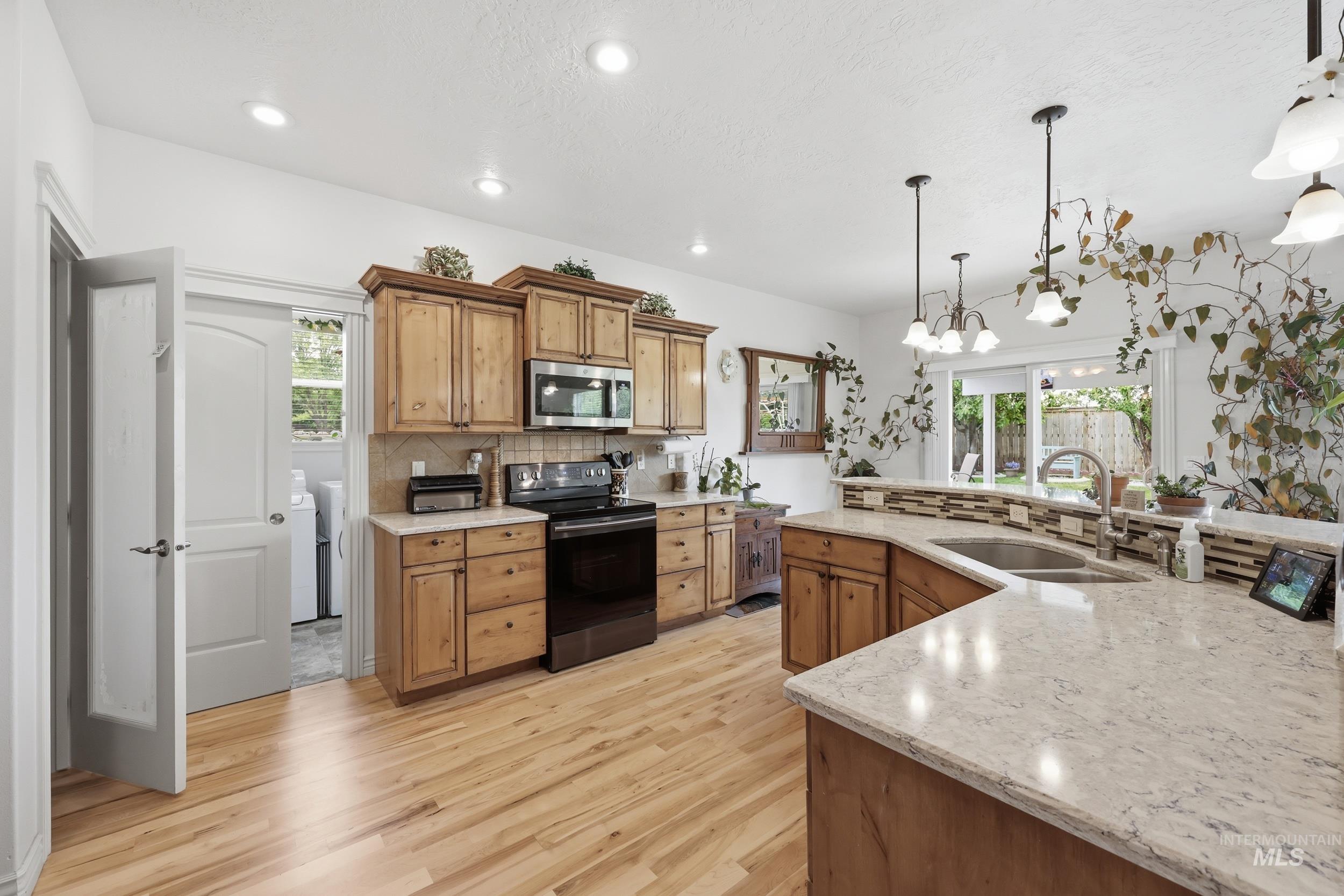 9973 W Arabian Dr, Boise, Idaho 83709, 4 Bedrooms, 2.5 Bathrooms, Residential For Sale, Price $584,900,MLS 98989327