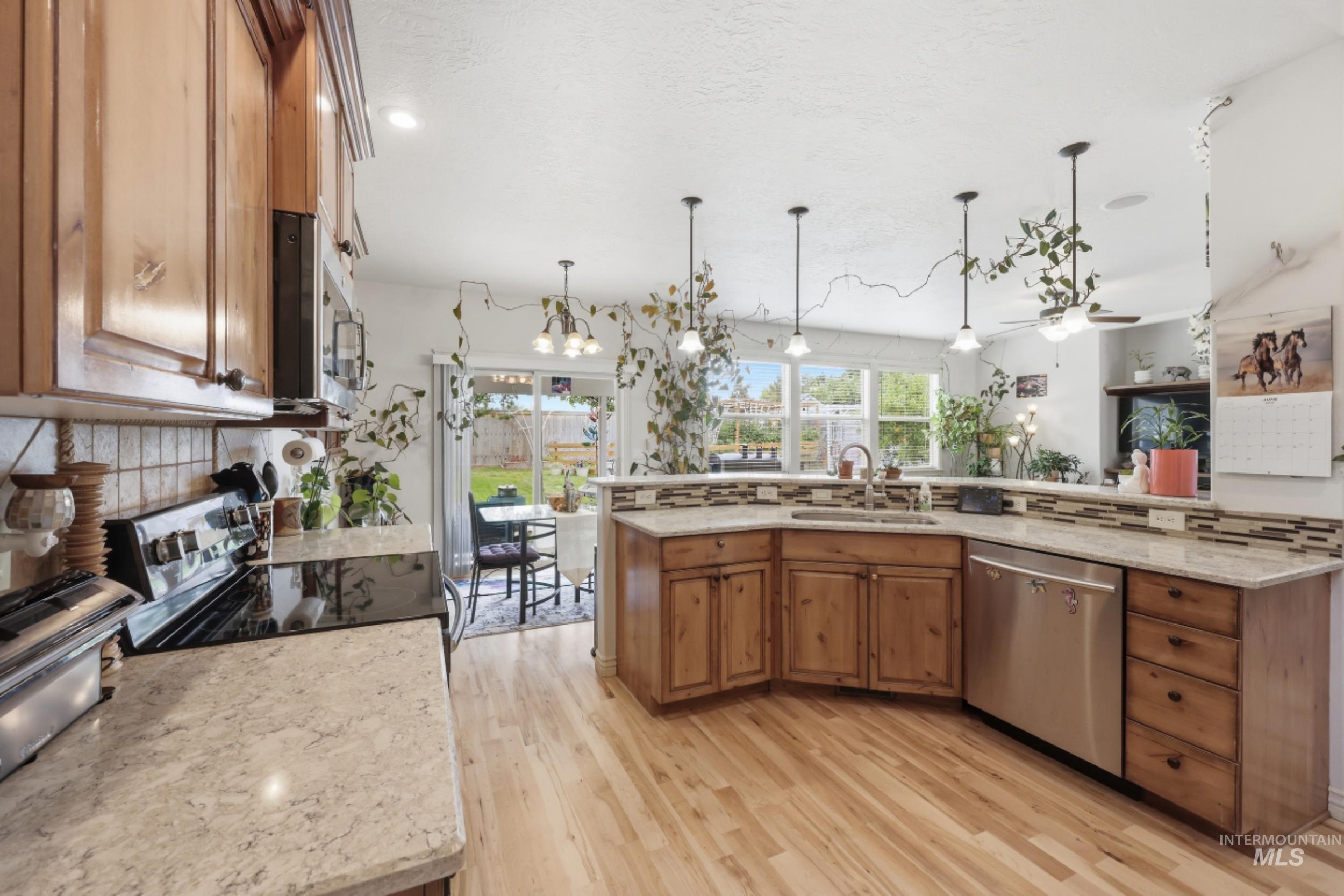 9973 W Arabian Dr, Boise, Idaho 83709, 4 Bedrooms, 2.5 Bathrooms, Residential For Sale, Price $584,900,MLS 98989327
