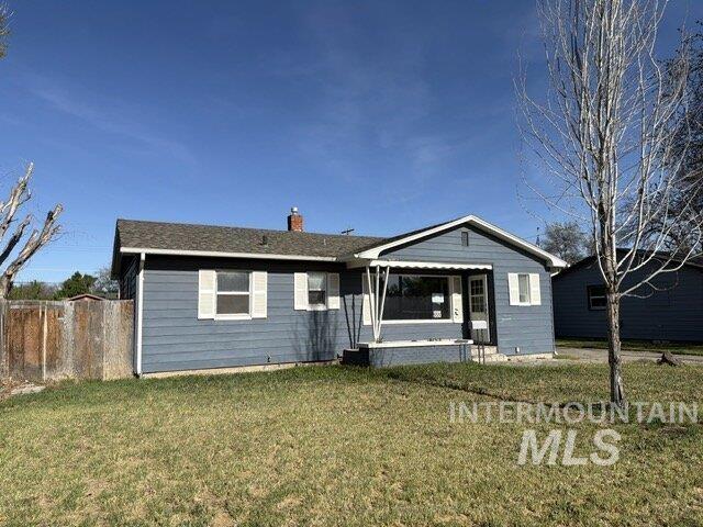 860 N 9th E, Mountain Home, Idaho 83647, 4 Bedrooms, 2 Bathrooms, Residential For Sale, Price $269,000,MLS 98989335