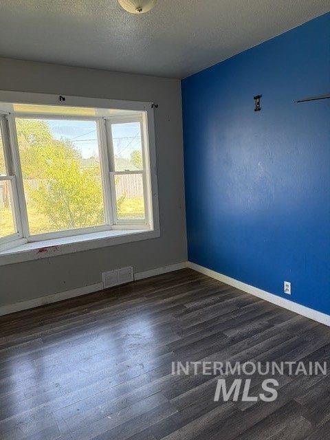 860 N 9th E, Mountain Home, Idaho 83647, 4 Bedrooms, 2 Bathrooms, Residential For Sale, Price $269,000,MLS 98989335
