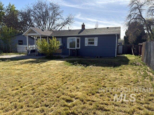 860 N 9th E, Mountain Home, Idaho 83647, 4 Bedrooms, 2 Bathrooms, Residential For Sale, Price $269,000,MLS 98989335
