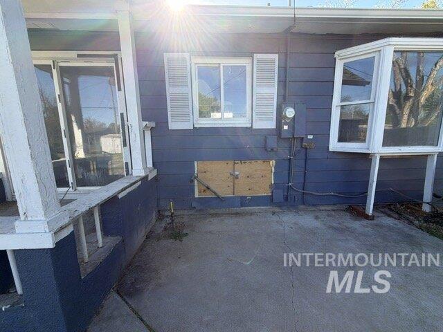 860 N 9th E, Mountain Home, Idaho 83647, 4 Bedrooms, 2 Bathrooms, Residential For Sale, Price $269,000,MLS 98989335