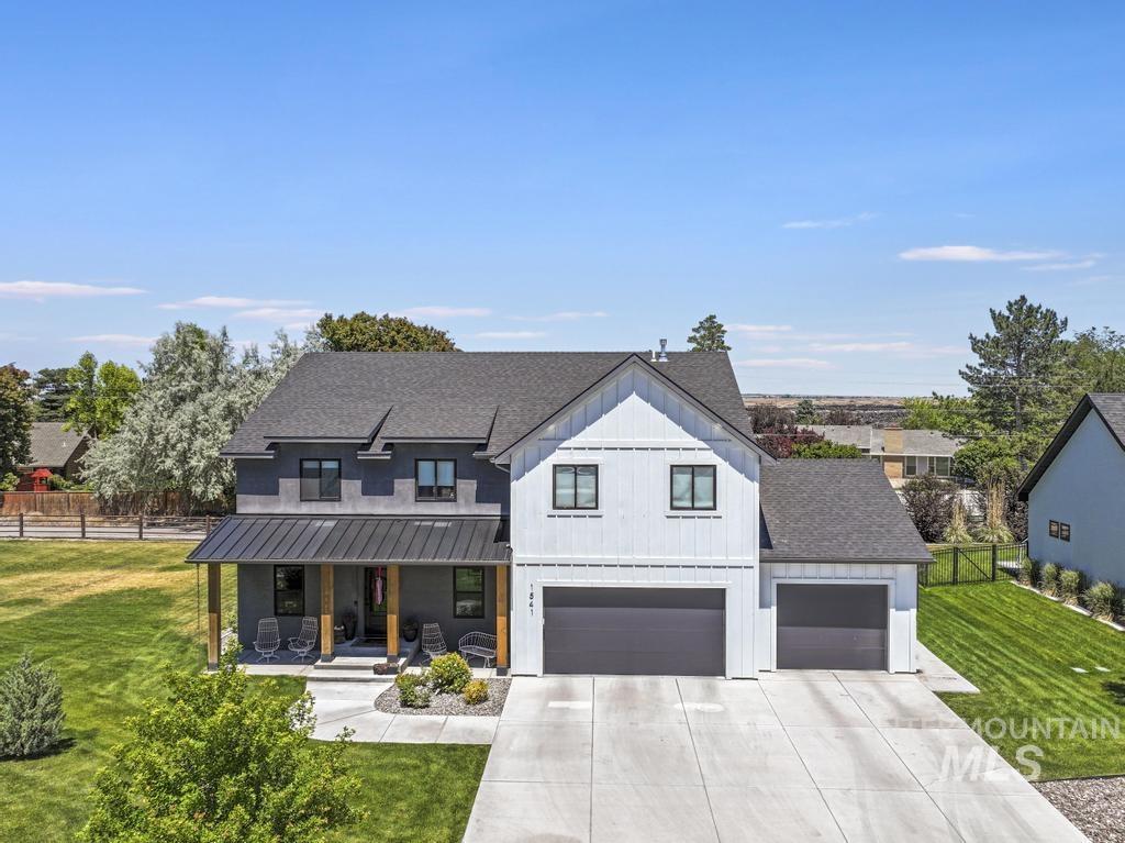 1541 Clear Creek Loop, Twin Falls, Idaho 83301, 5 Bedrooms, 3.5 Bathrooms, Residential For Sale, Price $850,000,MLS 98989337