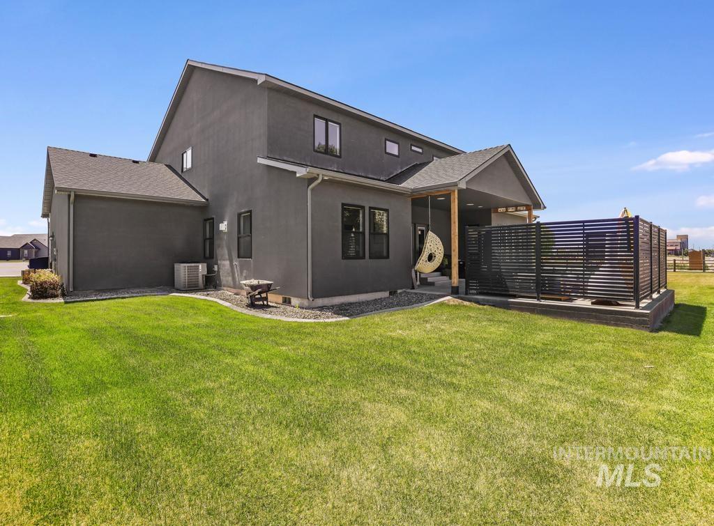 1541 Clear Creek Loop, Twin Falls, Idaho 83301, 5 Bedrooms, 3.5 Bathrooms, Residential For Sale, Price $850,000,MLS 98989337
