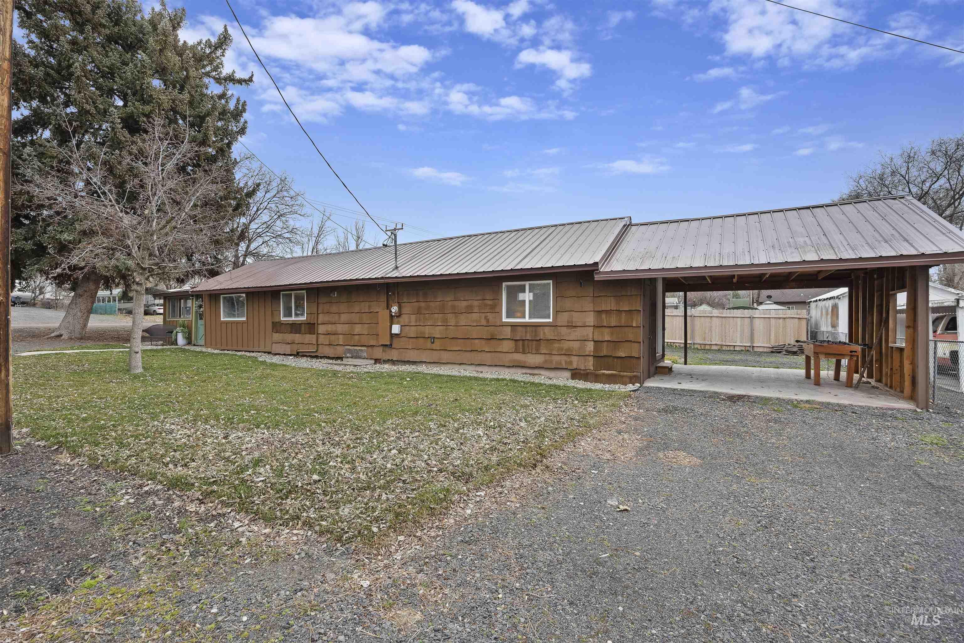370 Orchard Street East, Hagerman, Idaho 83332, 2 Bedrooms, 1 Bathroom, Residential For Sale, Price $264,990,MLS 98989338