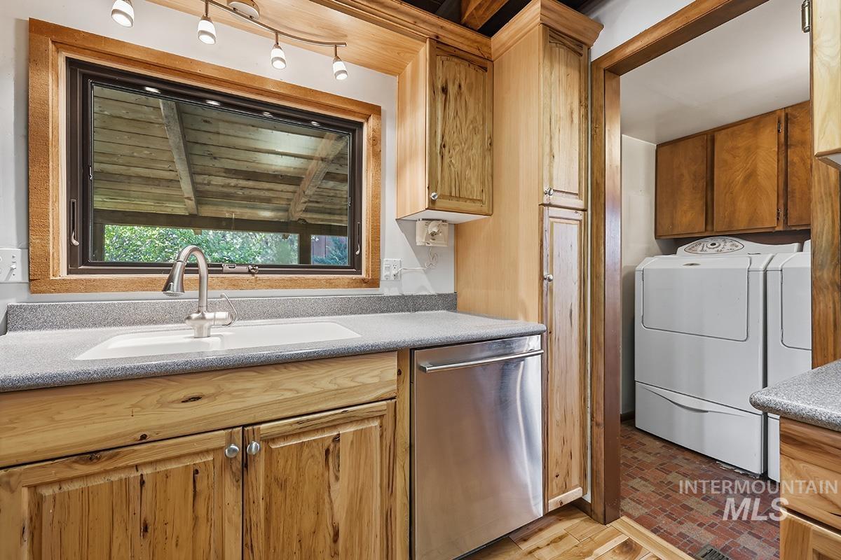 4475 Oregon Trail Pl, Boise, Idaho 83716, 4 Bedrooms, 2 Bathrooms, Residential For Sale, Price $720,000, 98989346
