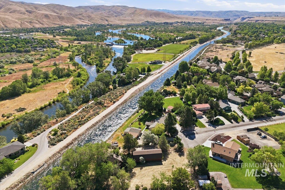 4475 Oregon Trail Pl, Boise, Idaho 83716, 4 Bedrooms, 2 Bathrooms, Residential For Sale, Price $720,000, 98989346