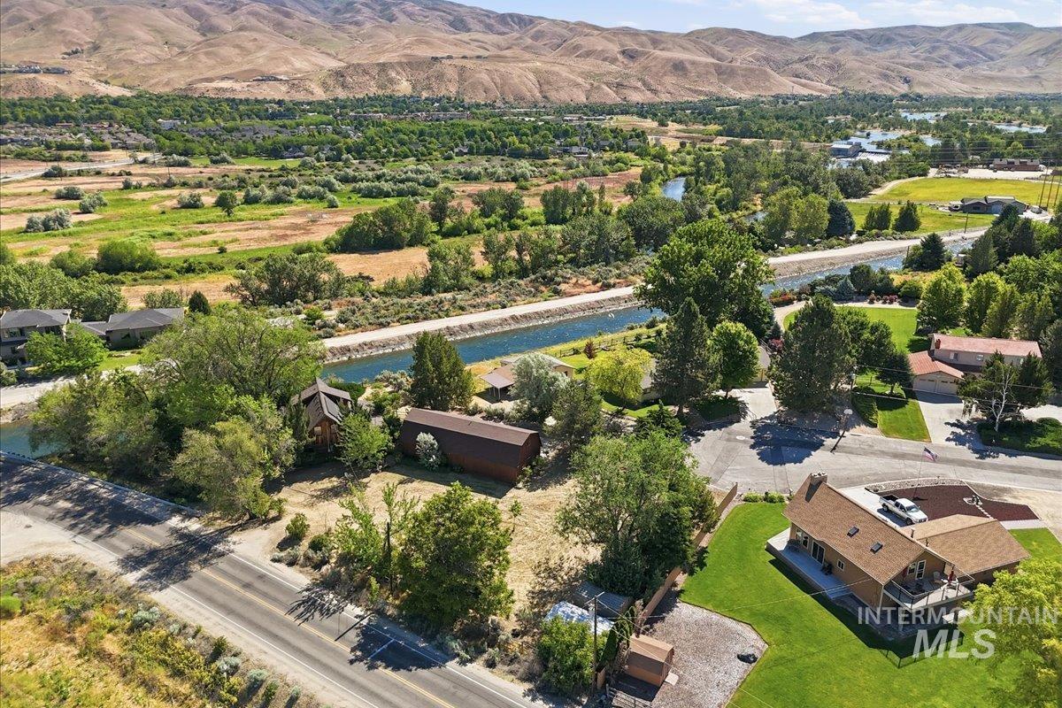 4475 Oregon Trail Pl, Boise, Idaho 83716, 4 Bedrooms, 2 Bathrooms, Residential For Sale, Price $720,000, 98989346