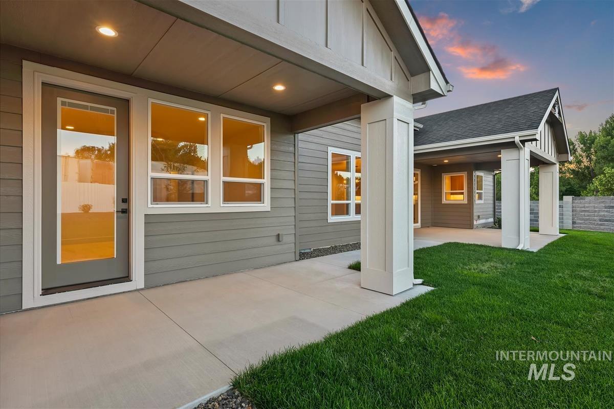 7078 E Chicken Hawk Loop, Nampa, Idaho 83686, 3 Bedrooms, 3 Bathrooms, Residential For Sale, Price $914,900, 98989347