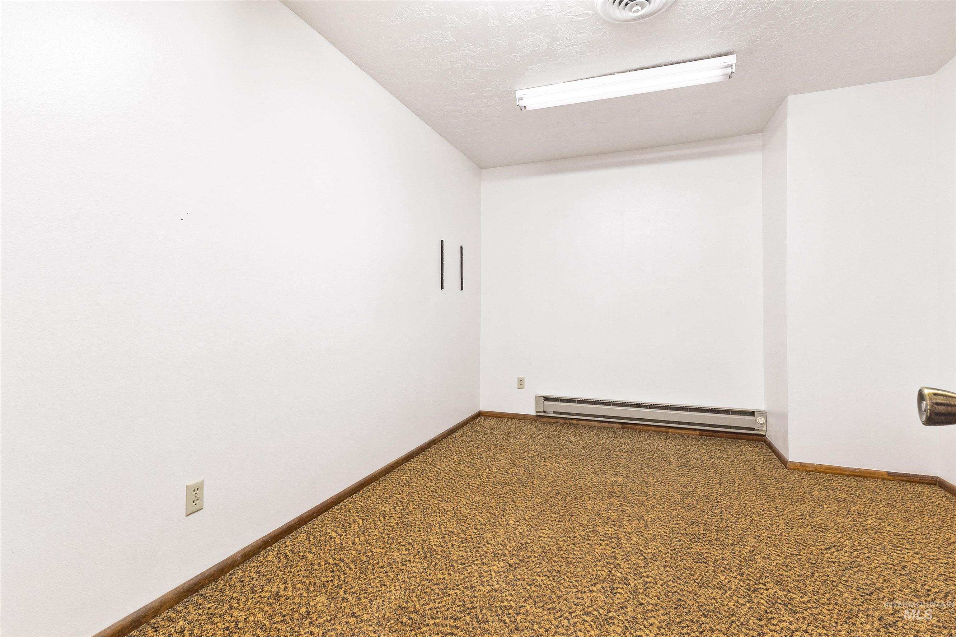 29 Fairfield Street, Wendell, Idaho 83355-3112, 14 Rooms, Business/Commercial For Sale, Price $699,900,MLS 98989350