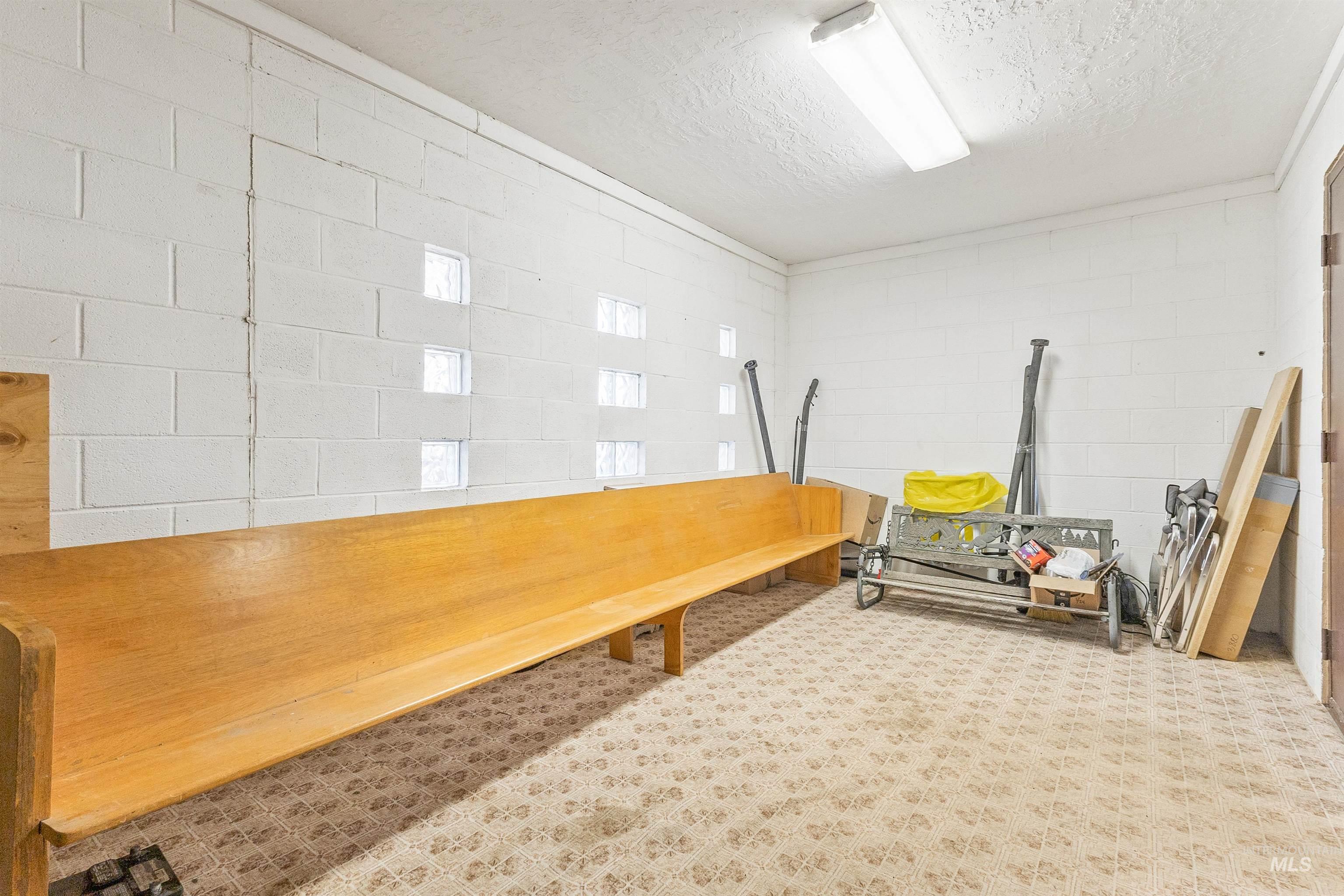 29 Fairfield Street, Wendell, Idaho 83355-3112, 14 Rooms, Business/Commercial For Sale, Price $699,900,MLS 98989350