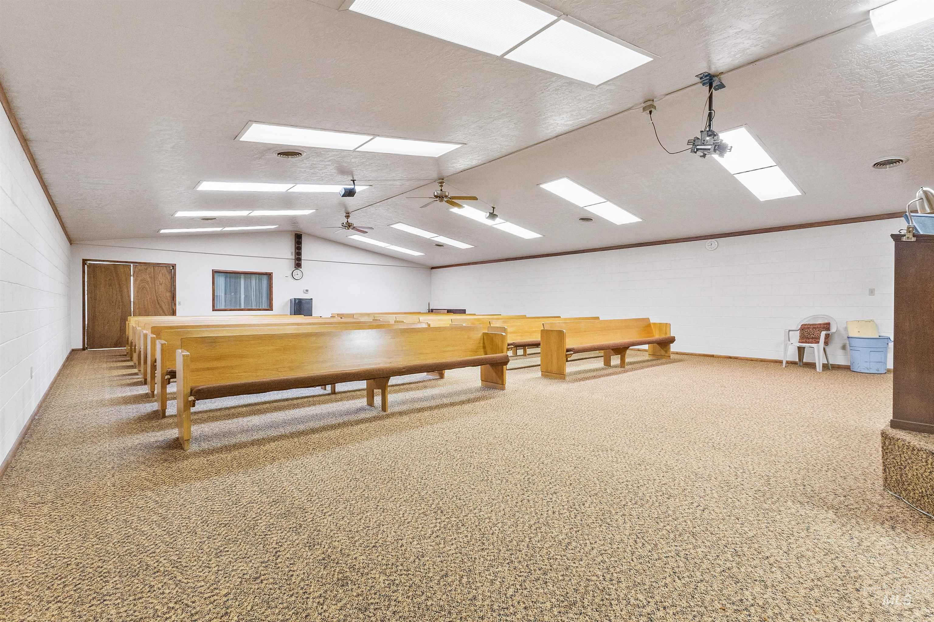 29 Fairfield Street, Wendell, Idaho 83355-3112, 14 Rooms, Business/Commercial For Sale, Price $699,900,MLS 98989350