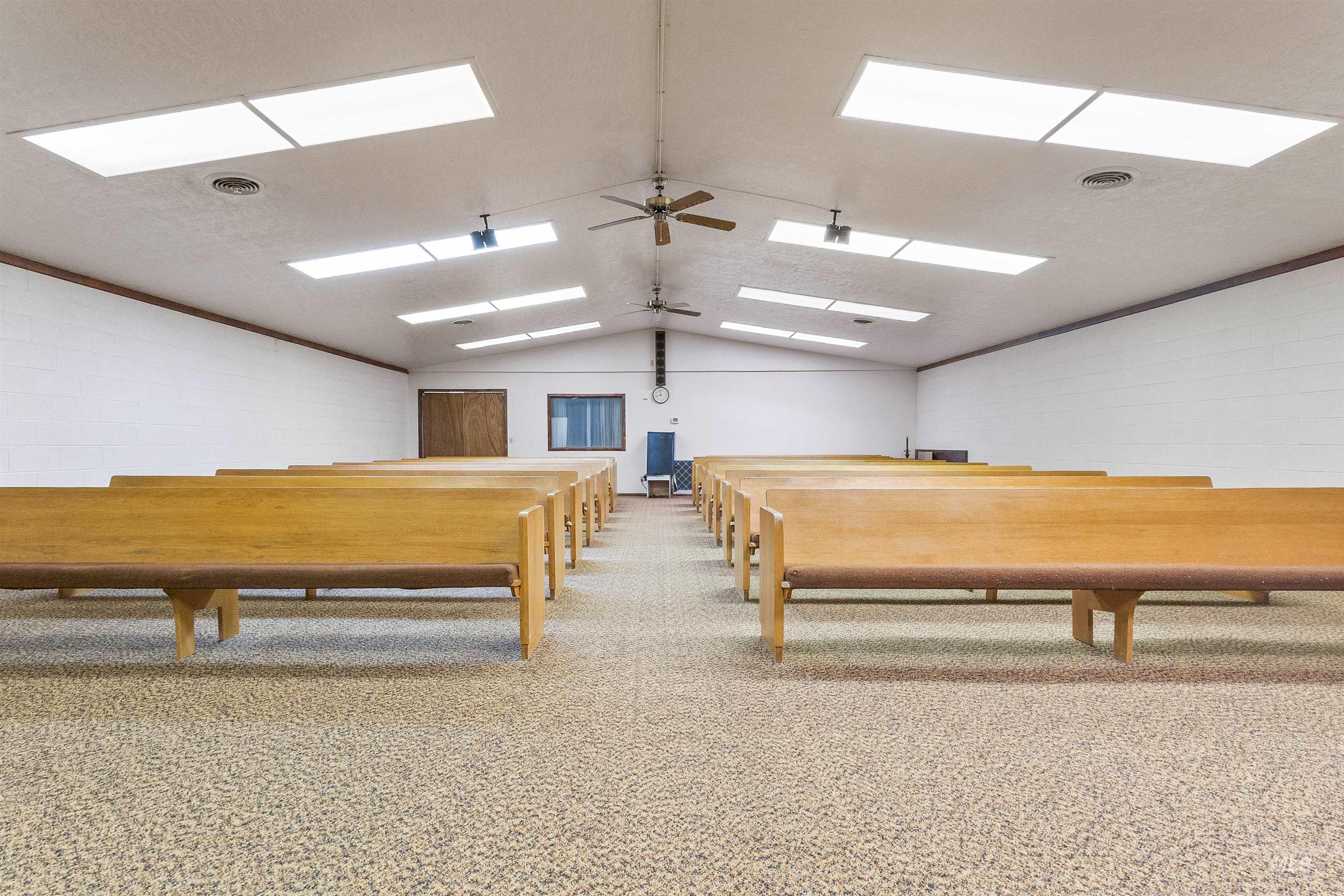 29 Fairfield Street, Wendell, Idaho 83355-3112, 14 Rooms, Business/Commercial For Sale, Price $699,900,MLS 98989350