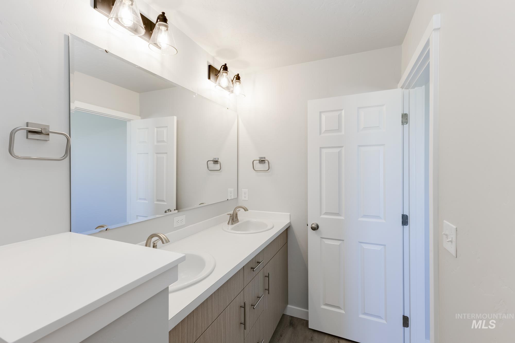 227 W 17th Ave, Jerome, Idaho 83338, 3 Bedrooms, 2 Bathrooms, Residential For Sale, Price $339,990,MLS 98989353