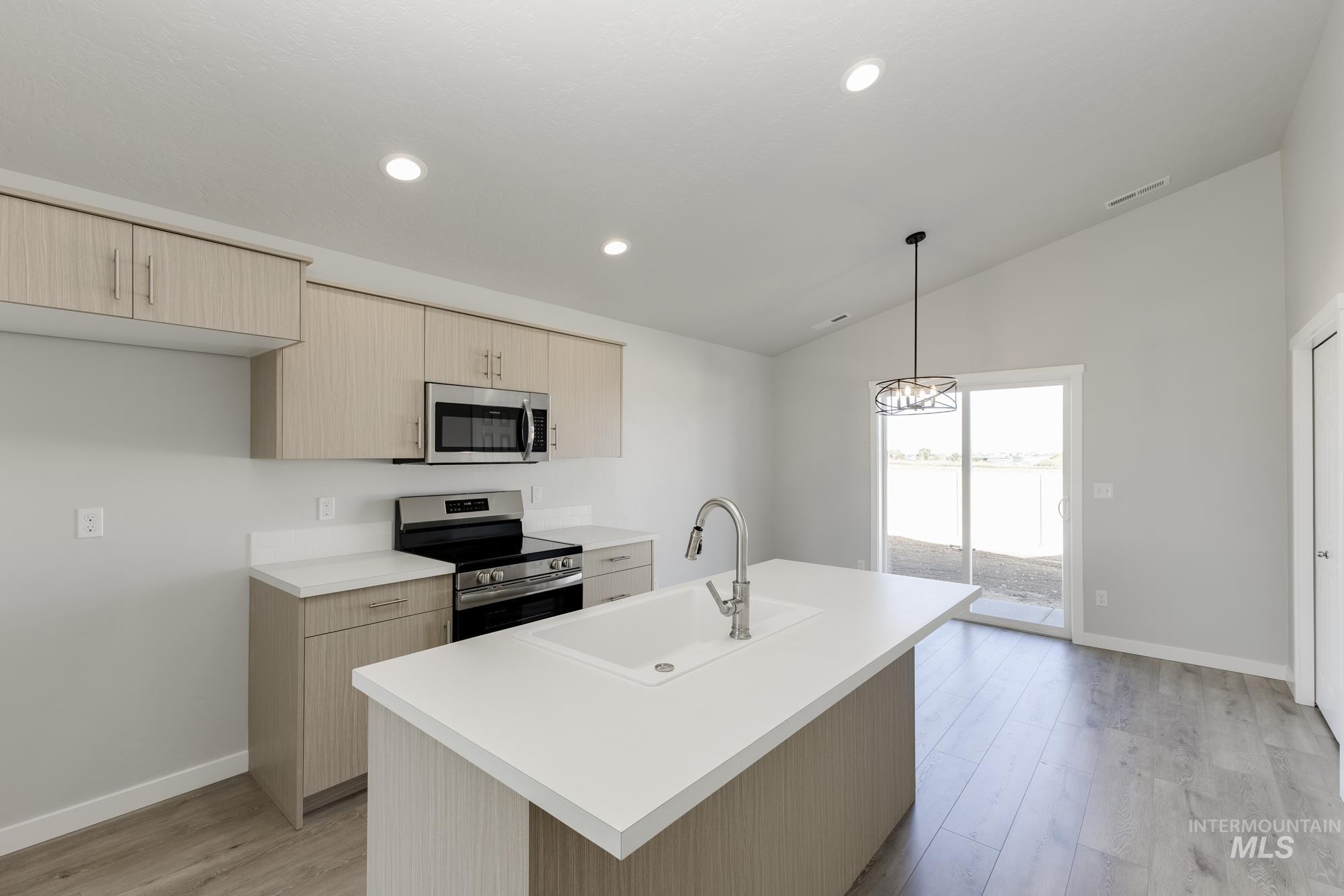 227 W 17th Ave, Jerome, Idaho 83338, 3 Bedrooms, 2 Bathrooms, Residential For Sale, Price $339,990,MLS 98989353