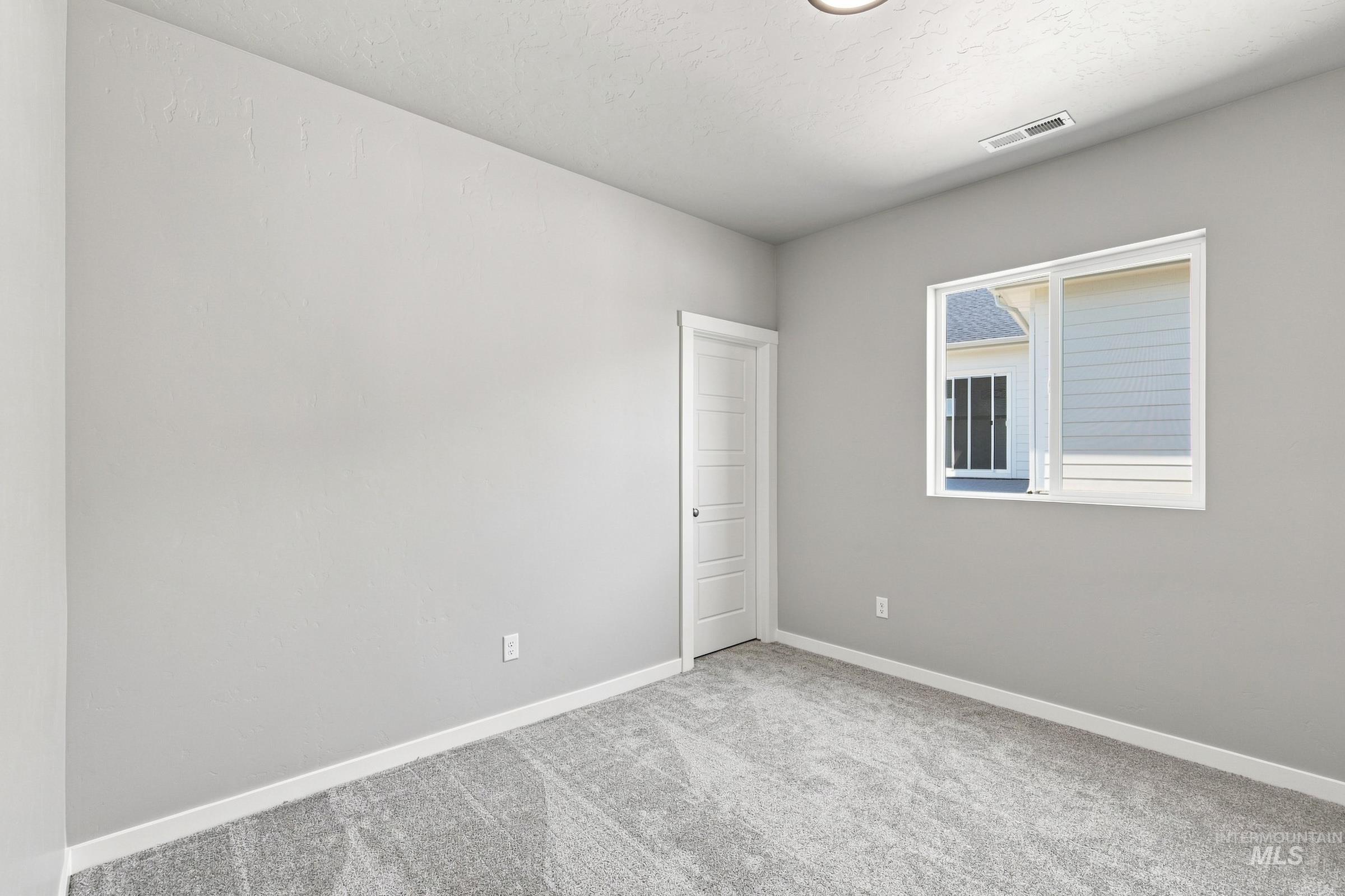 11724 W Snow Flower Dr, Star, Idaho 83669, 4 Bedrooms, 2 Bathrooms, Residential For Sale, Price $579,990,MLS 98989360