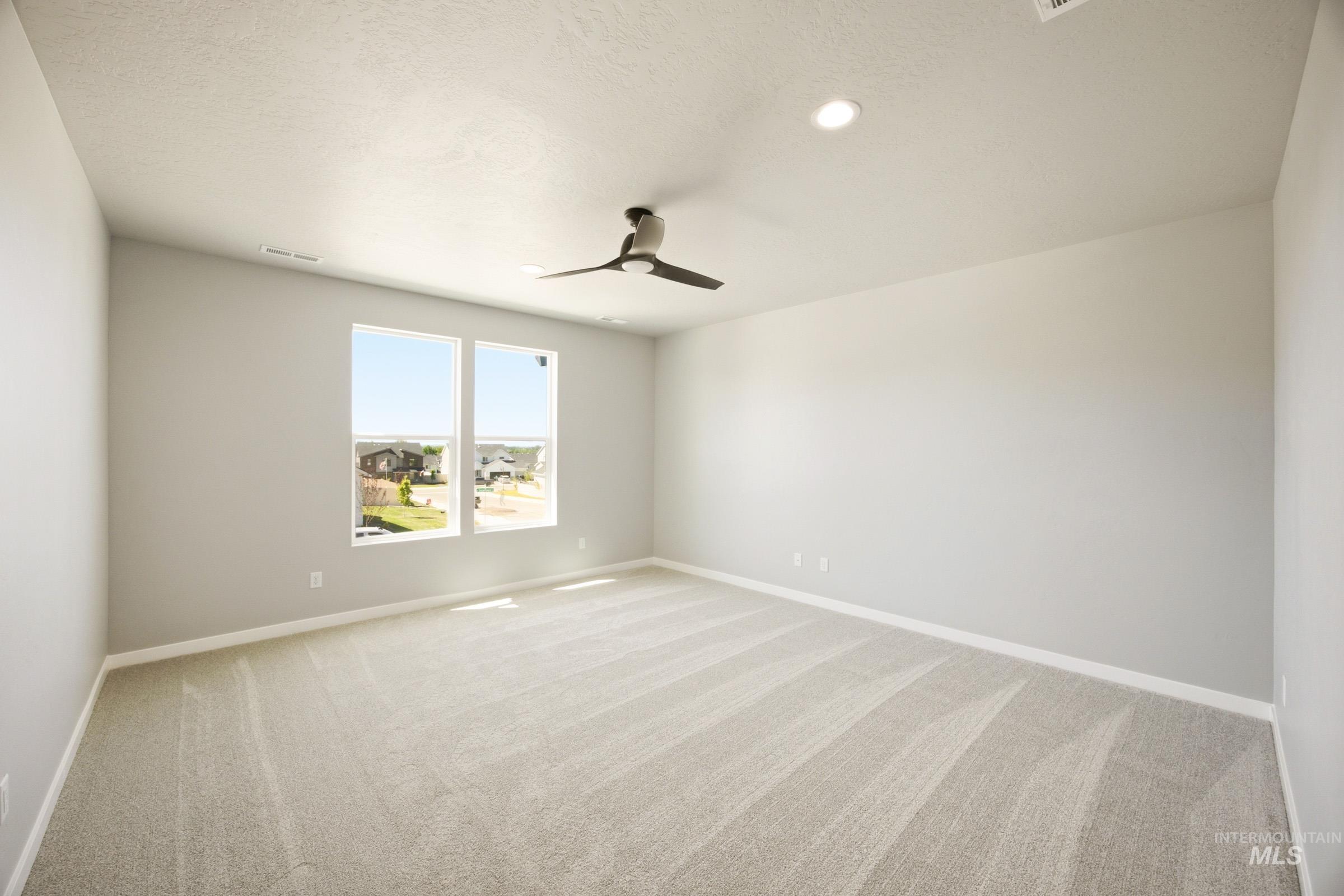 11724 W Snow Flower Dr, Star, Idaho 83669, 3 Bedrooms, 2 Bathrooms, Residential For Sale, Price $599,990,MLS 98989360
