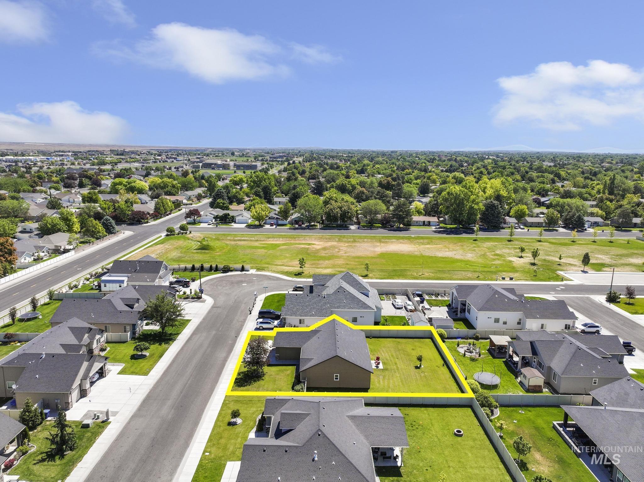 731 Drayton Ave, Twin Falls, Idaho 83301, 4 Bedrooms, 2 Bathrooms, Residential For Sale, Price $444,000,MLS 98989368