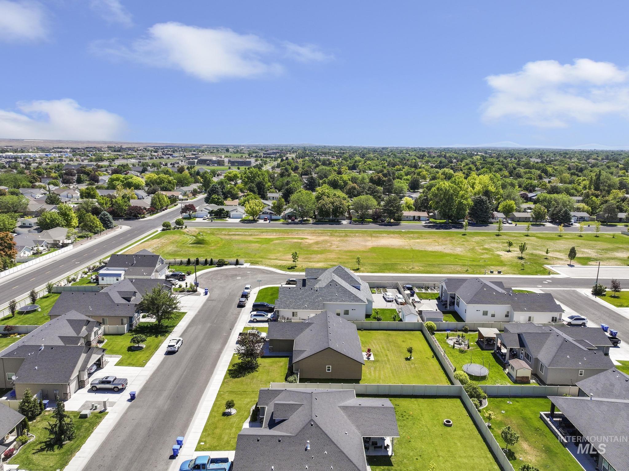 731 Drayton Ave, Twin Falls, Idaho 83301, 4 Bedrooms, 2 Bathrooms, Residential For Sale, Price $444,000,MLS 98989368