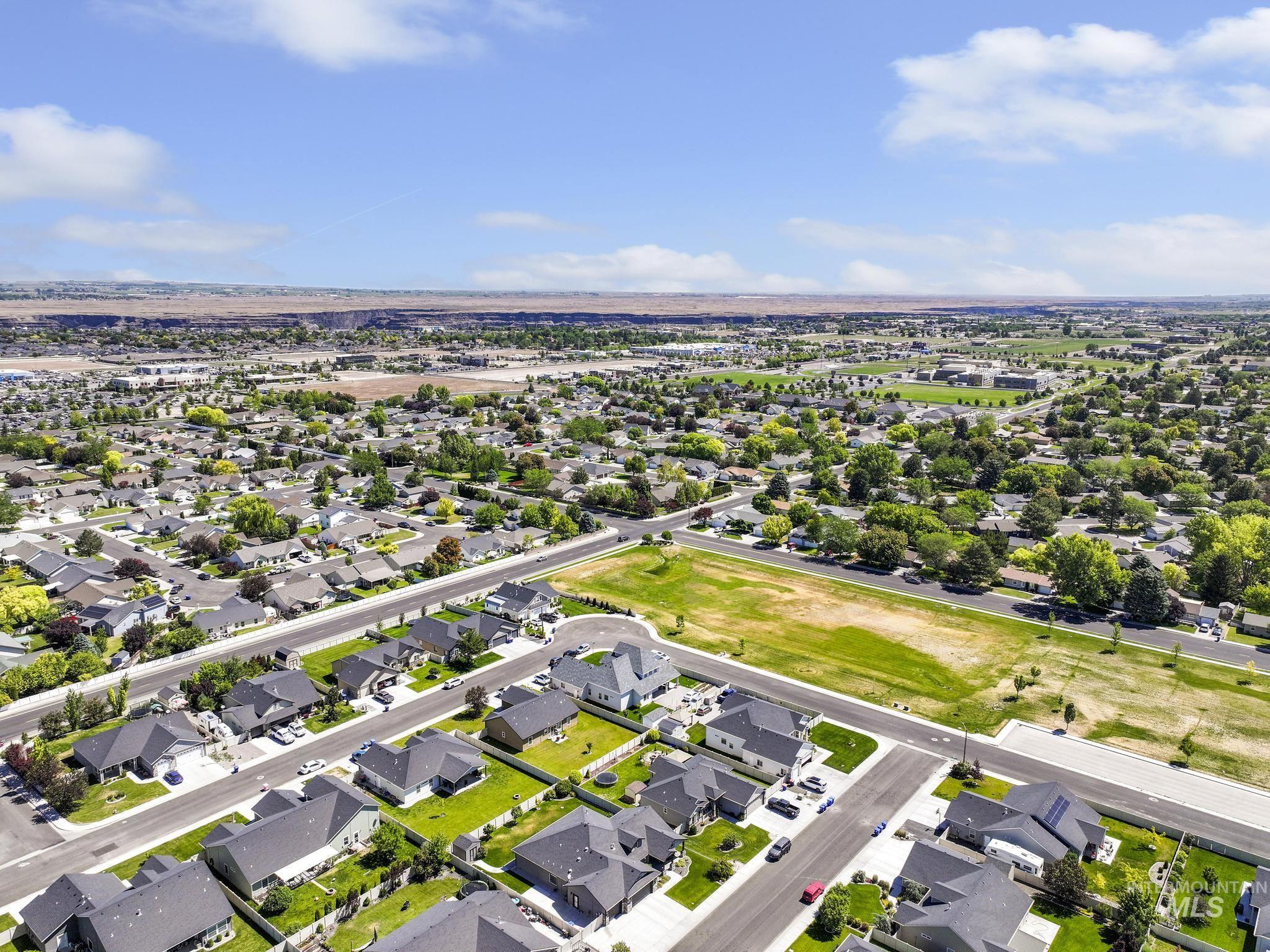 731 Drayton Ave, Twin Falls, Idaho 83301, 4 Bedrooms, 2 Bathrooms, Residential For Sale, Price $444,000,MLS 98989368