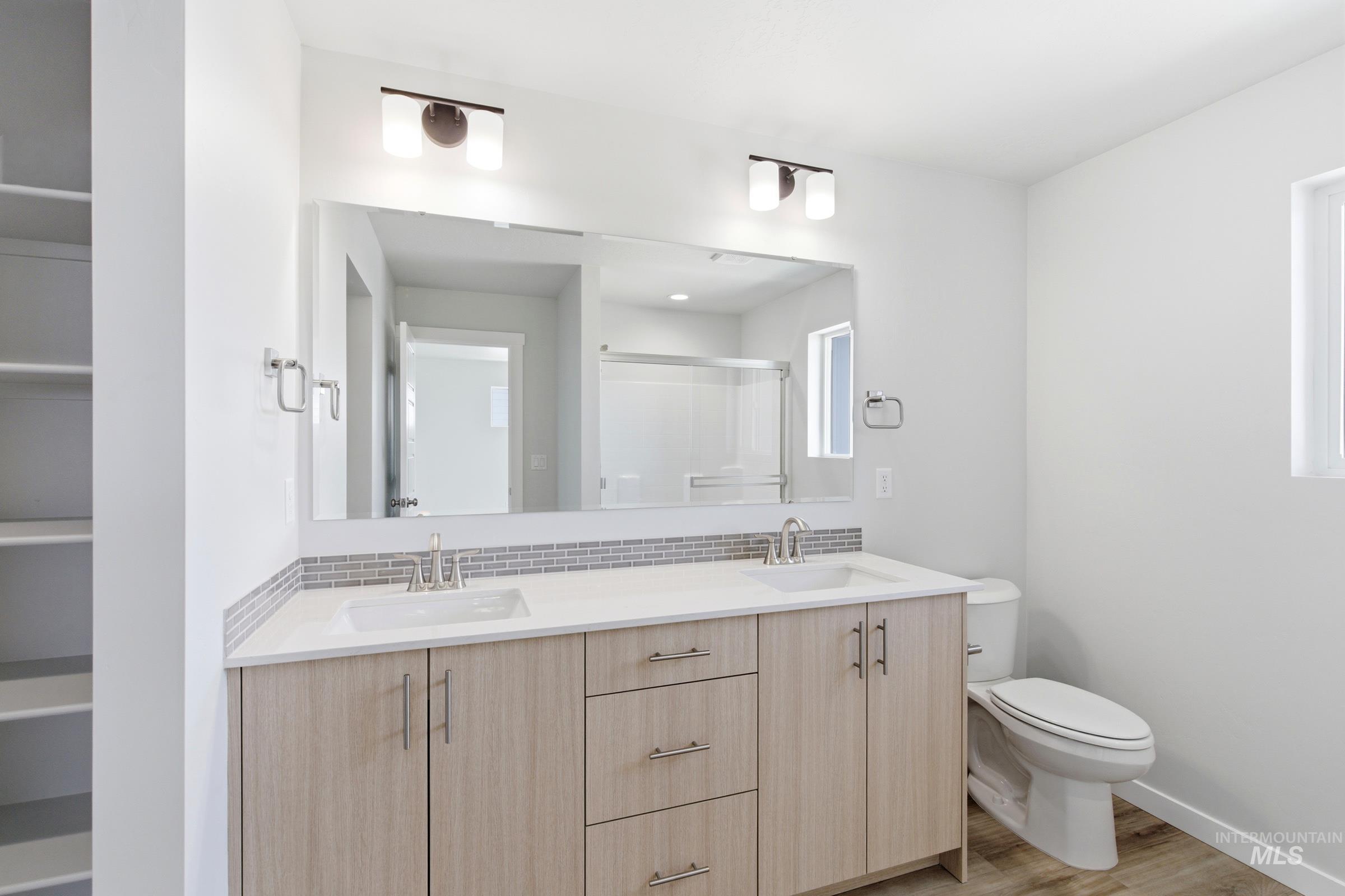 6757 S Spindlebush Ave, Boise, Idaho 83709, 3 Bedrooms, 2.5 Bathrooms, Residential For Sale, Price $429,990,MLS 98989370