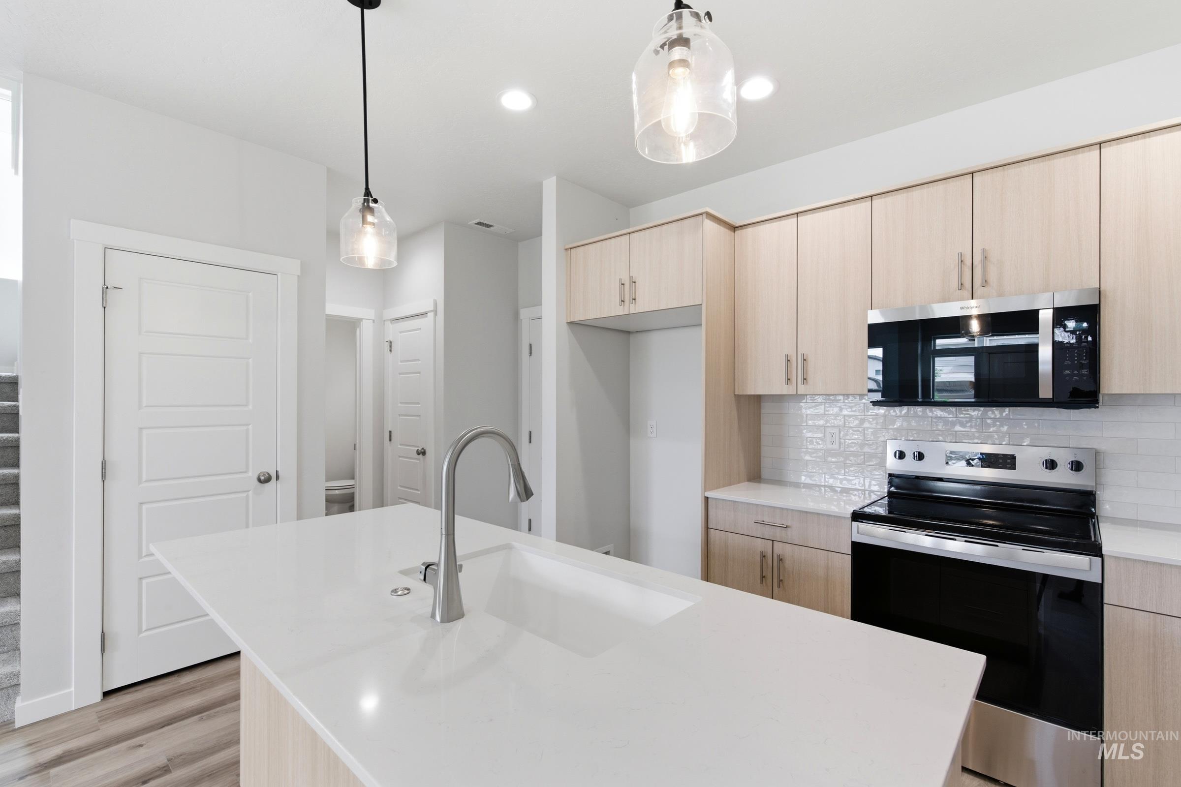 6757 S Spindlebush Ave, Boise, Idaho 83709, 3 Bedrooms, 2.5 Bathrooms, Residential For Sale, Price $429,990,MLS 98989370