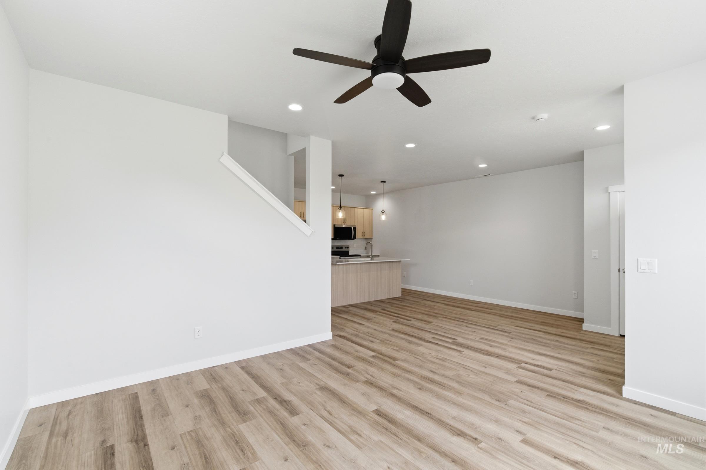 6757 S Spindlebush Ave, Boise, Idaho 83709, 3 Bedrooms, 2.5 Bathrooms, Residential For Sale, Price $429,990,MLS 98989370