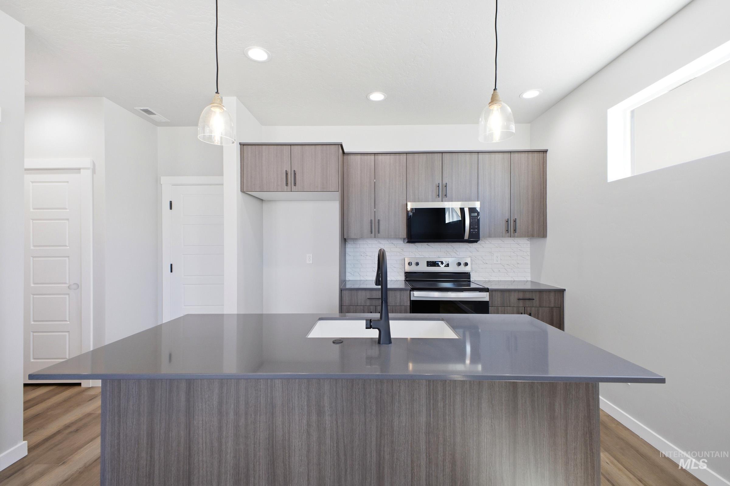 6773 S Spindlebush Ave, Boise, Idaho 83709, 3 Bedrooms, 2.5 Bathrooms, Residential For Sale, Price $426,990, 98989372